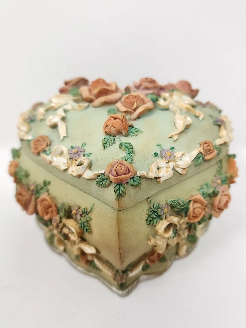 Antique-Style Heart-Shaped Decorative Floral Trinket Box